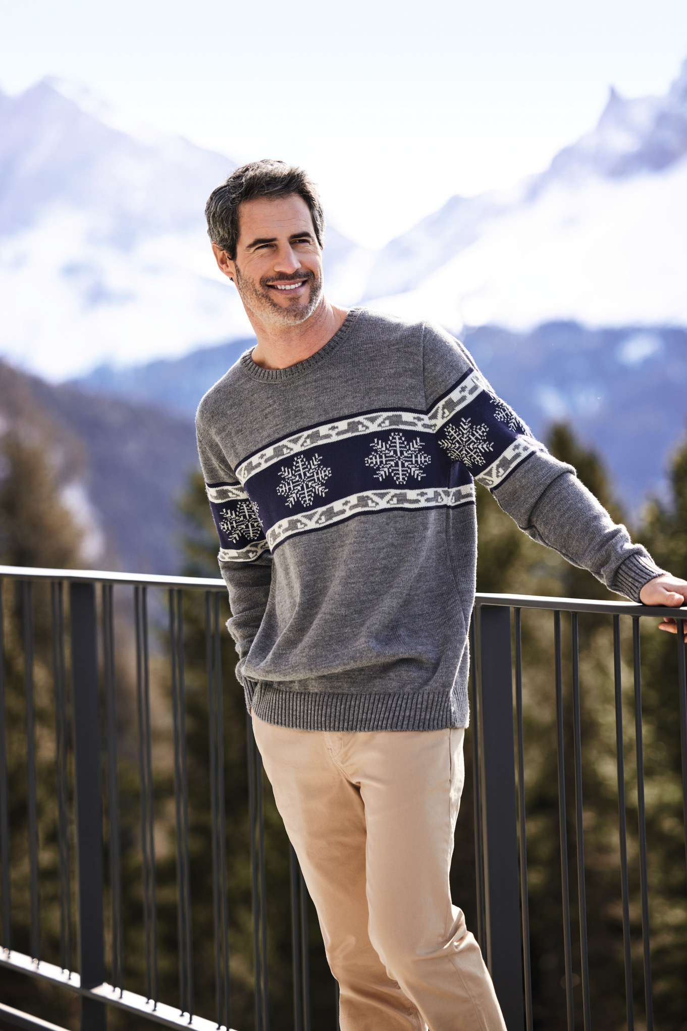 Sweter WINTER SEASON 23